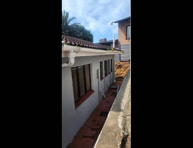 3 BEDROOM HOUSE FOR SALE IN CLAIRE ESTATE